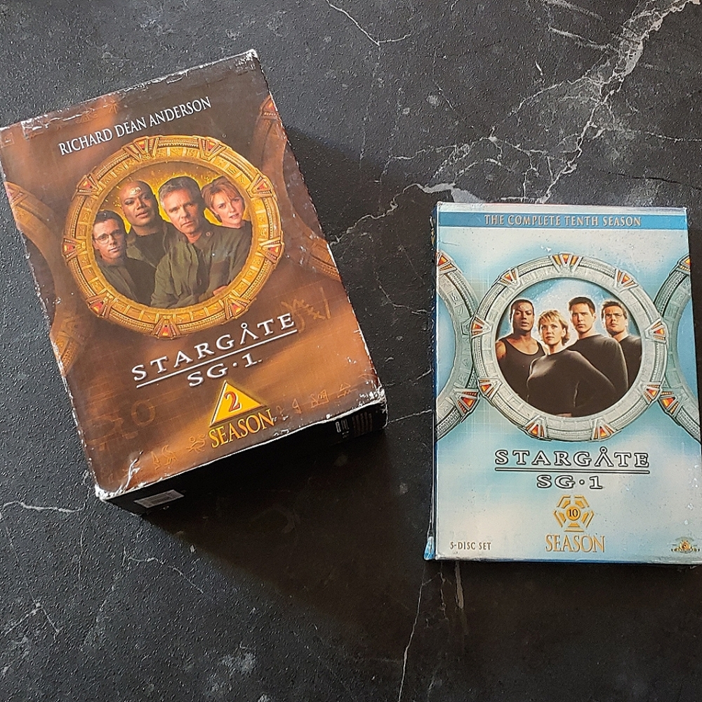 Stargate SG-1 TV-Series Seasons Two and Season Ten. 10 Disc Set.